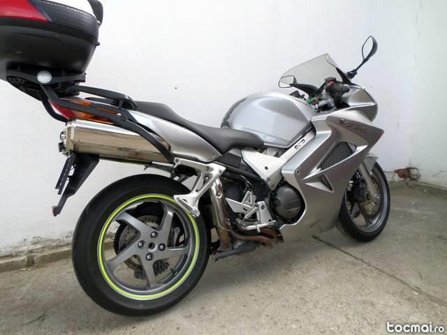 Honda vfr 800cc an2005 32228km