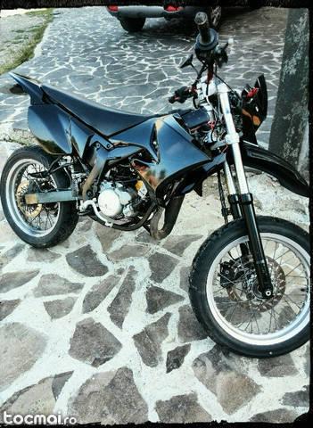 Malaguti xms 50, 2005 variante cross model padure.