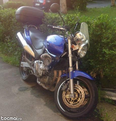 Honda Hornet 600 cmc, din 2002