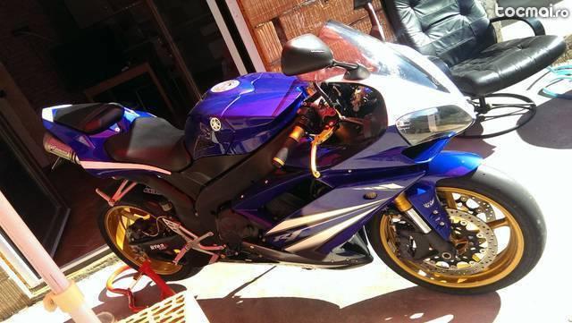 Yamaha r1