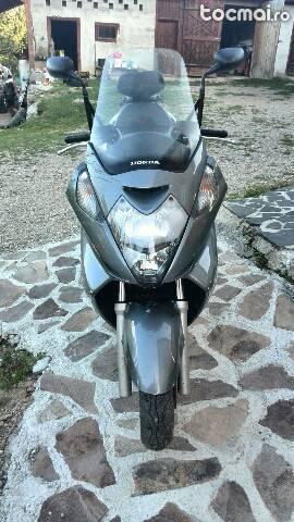 MaxiScuter honda 600 cc