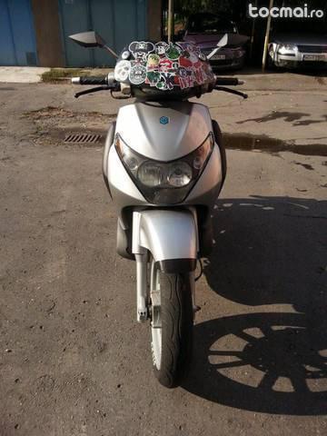 Piaggio Beverly 200 cmc, an fabricatie 2003, inmatriculat