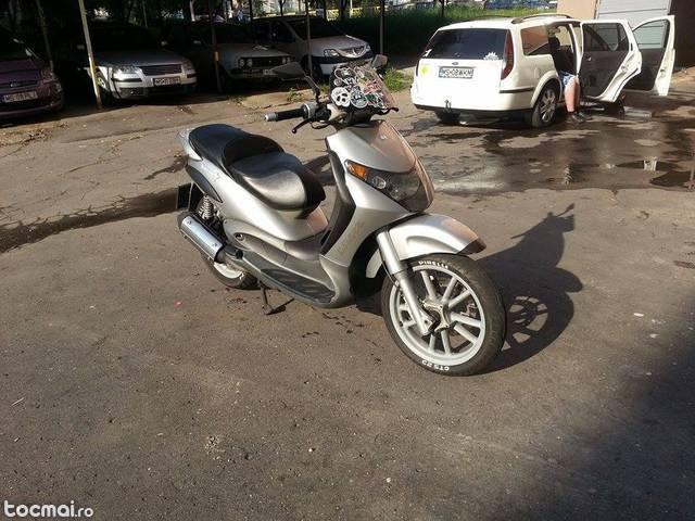 Piaggio Beverly 200 cmc, an fabricatie 2003, inmatriculat