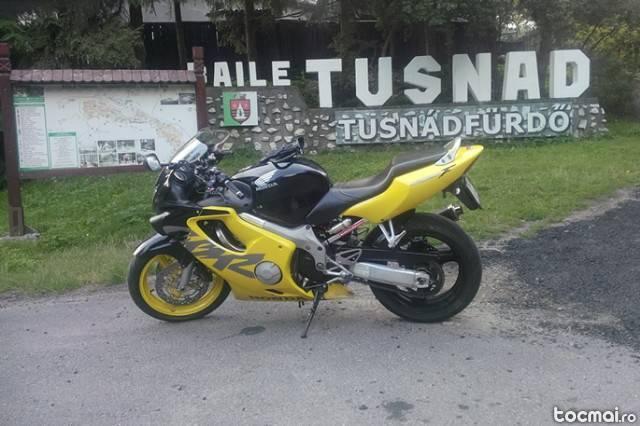 Honda cbr f4, 2000