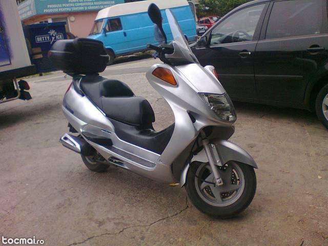 Honda foresight 250, fabricat 2000