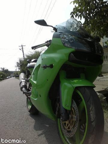 kawasaki zx5r