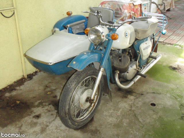 Motocicleta IJ Jupiter 3 cu atas, 1970