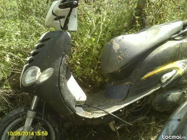 Scuter yamaha poost 125cmc 2003