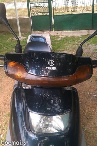 Moped Yamaha Flame