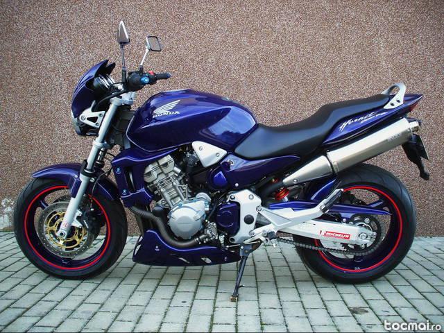 Honda hornet 900
