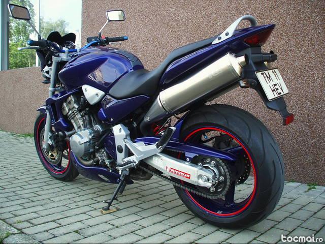 Honda hornet 900