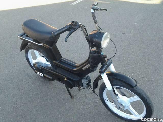 Piaggio si 2 impecabil negru , motocicleta impecabila