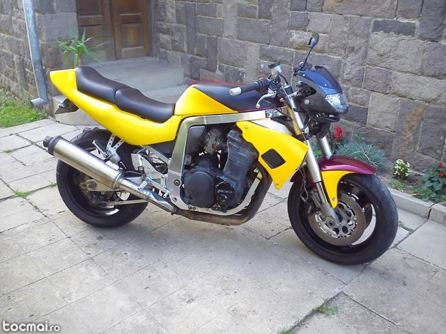 Motocicleta Suzuki GSXR 1100