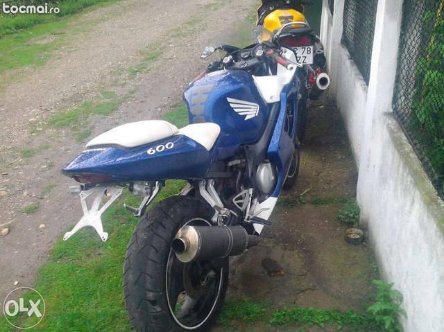 Honda cbr f4i sport 600 cc 2002 19600km schimb cu auto