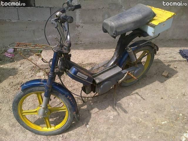 Scuter Piaggio Bravoo